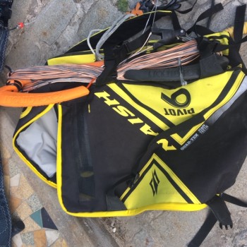 Aile Naish Pivot 2018 taille 6m + Barre Aile Naish Pivot 2018 taille 6m + Barre