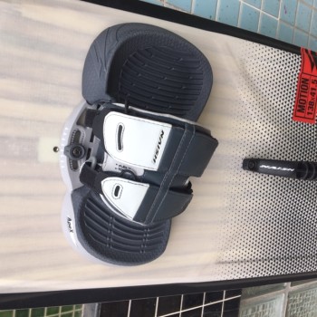 Twin Tip Naish Motion 2020 138x41,5cm - Complet Twin Tip Naish Motion 2020 138x41,5cm - Complet