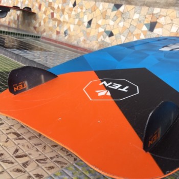 Twin Tip Naish Motion 2020 138x41,5cm - Complet (copie) Twin Tip Naish Motion 2020 138x41,5cm - Complet (copie)