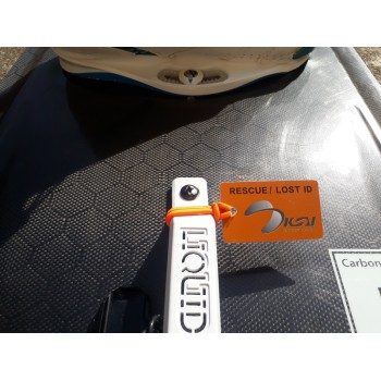 Etiquette de marquage règlementaire pour Kitesurf (aile et planche - unité) Etiquette de marquage règlementaire pour Kitesurf (aile et planche - unité)