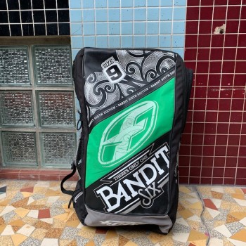 Aile occasion F-One Bandit VI 9m 2013 (avec Barre) Aile occasion F-One Bandit VI 9m 2013 (avec Barre)