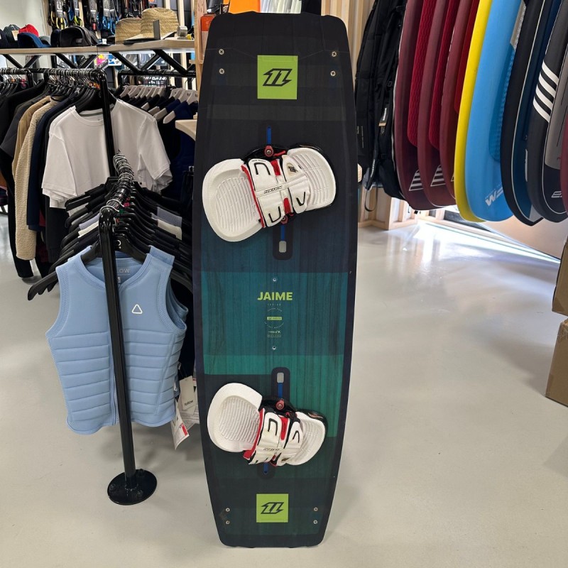 Twintip Occasion North Jaime 2018 taille 133/40cm + pads apex Twintip Occasion North Jaime 2018 taille 133/40cm + pads apex