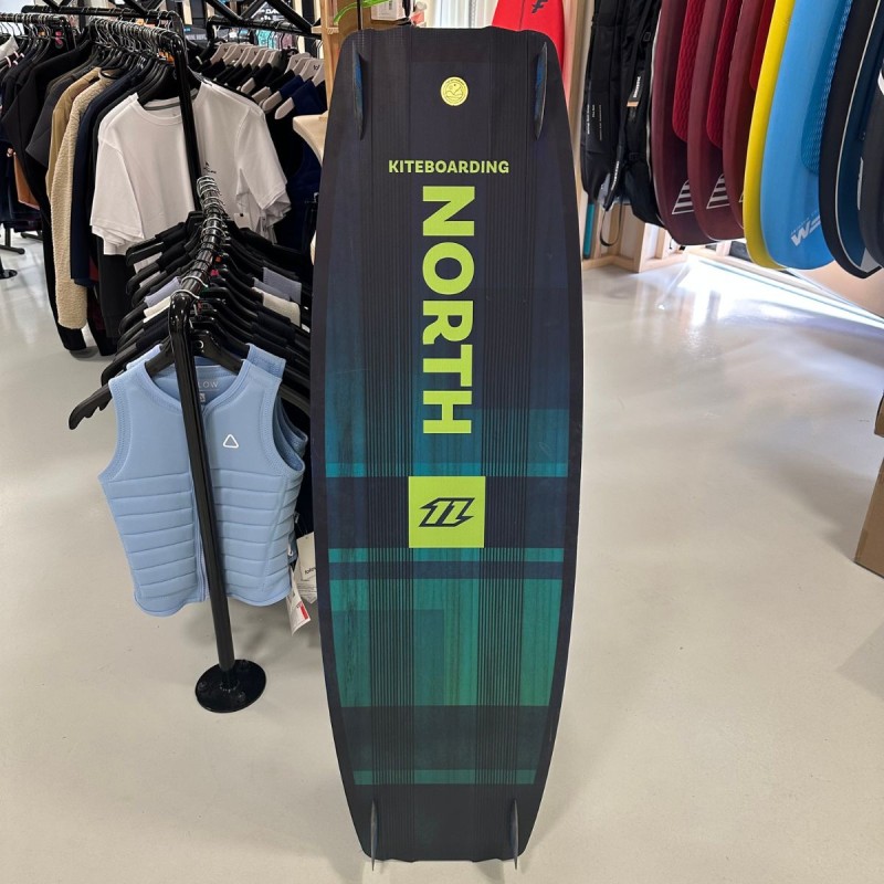 Twintip Occasion North Jaime 2018 taille 133/40cm + pads apex Twintip Occasion North Jaime 2018 taille 133/40cm + pads apex