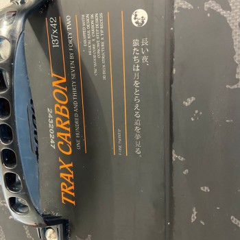 Twin Tip Complet Occasion F-ONE Trax HRD Carbon 137x42cm Twin Tip Complet Occasion F-ONE Trax HRD Carbon 137x42cm