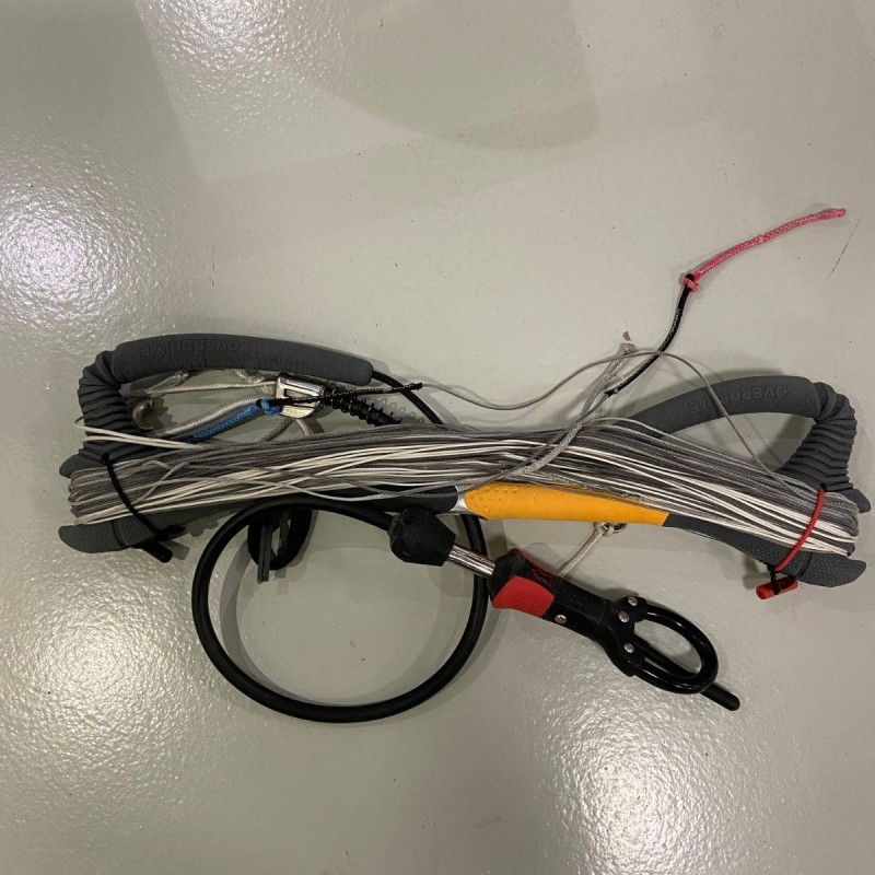 Barre occasion Cabrinha Overdrive 2017 + Barre Cabrinha 2017 sans chicken loop Barre occasion Cabrinha Overdrive 2017 + Barre Cabrinha 2017 sans chicken loop