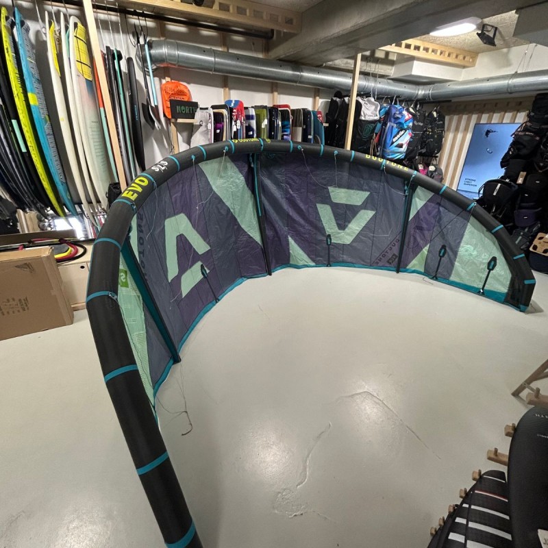 Aile Kitesurf Occasion Duotone EVO SLS 2024 - 8m Aile Kitesurf Occasion Duotone EVO SLS 2024 - 8m