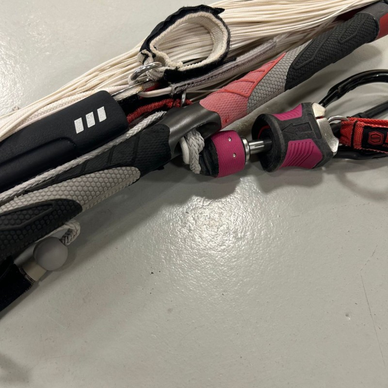 Pack Aile+Barre Kitesurf Occasion Slingshot Rally 2017 - 9m Pack Aile+Barre Kitesurf Occasion Slingshot Rally 2017 - 9m