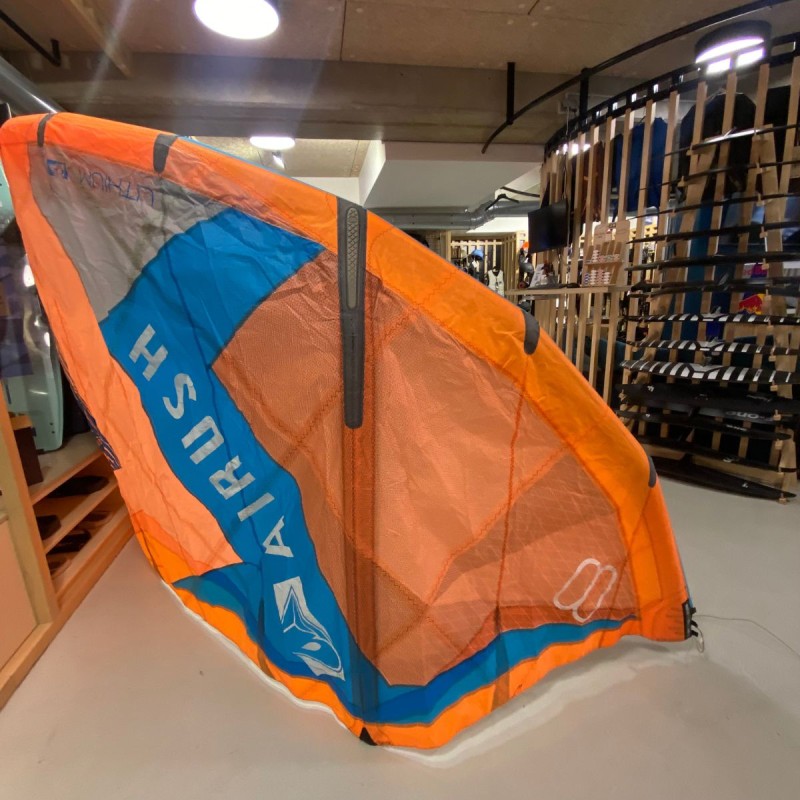 Aile occasion Airush Lithium 8m 2015 Aile occasion Airush Lithium 8m 2015