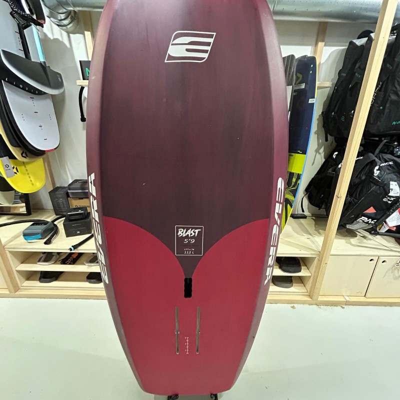 Pack Wing rigide Occasion Evera Blast 112L 5'9 + foil complet 1750cm2 Pack Wing rigide Occasion Evera Blast 112L 5'9 + foil complet 1750cm2