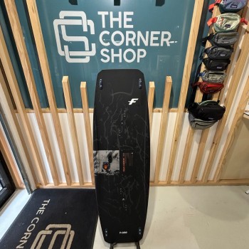 Twin Tip Occasion F-One Trax HRD Carbon 145cmx40cm 2025