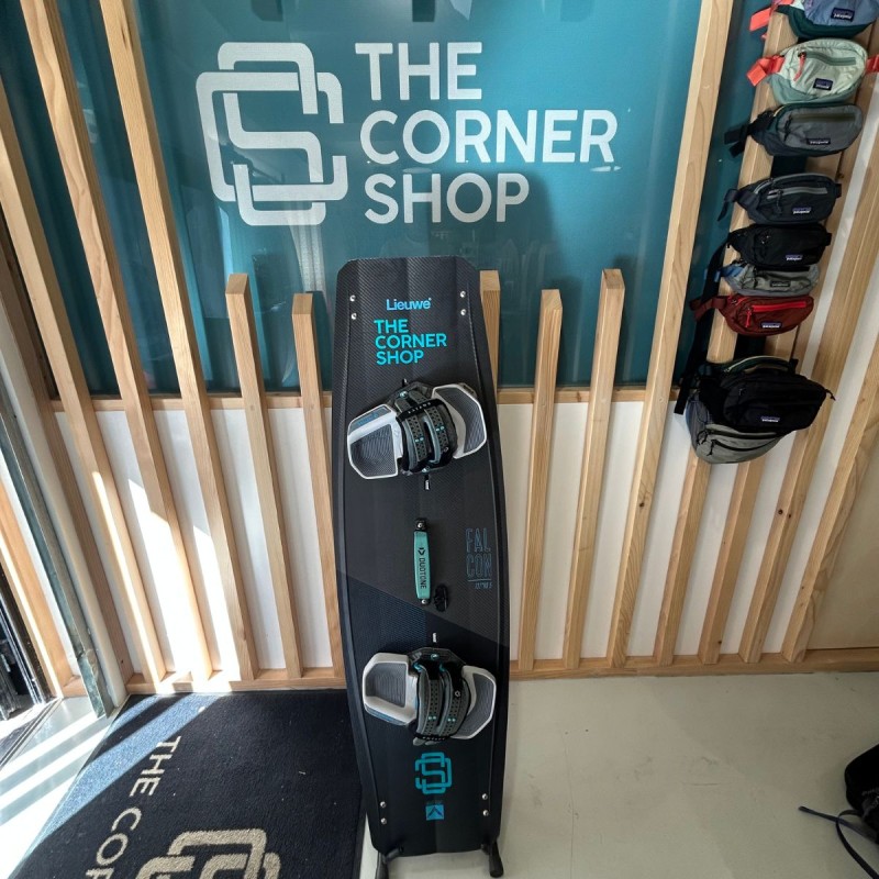 Twintip Complet Occasion Lieuwe Falcon - 137x40,5cm Twintip Complet Occasion Lieuwe Falcon - 137x40,5cm