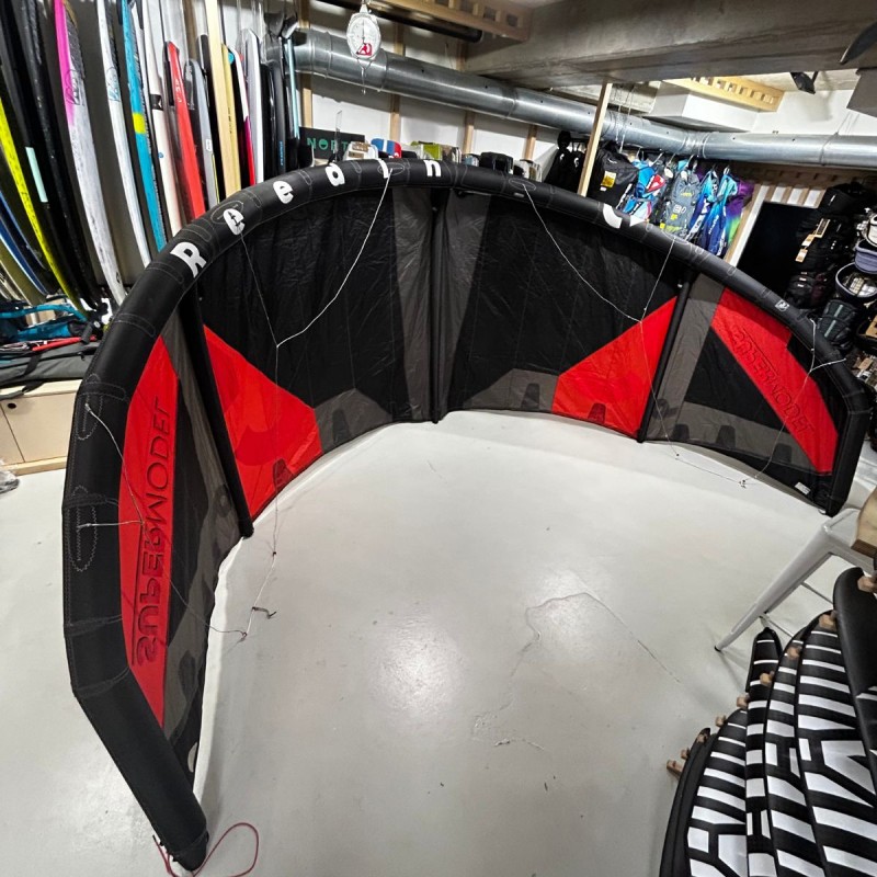 Aile Kitesurf Occasion Reedin Supermodel V3 2022 - 9m Noir Aile Kitesurf Occasion Reedin Supermodel V3 2022 - 9m Noir