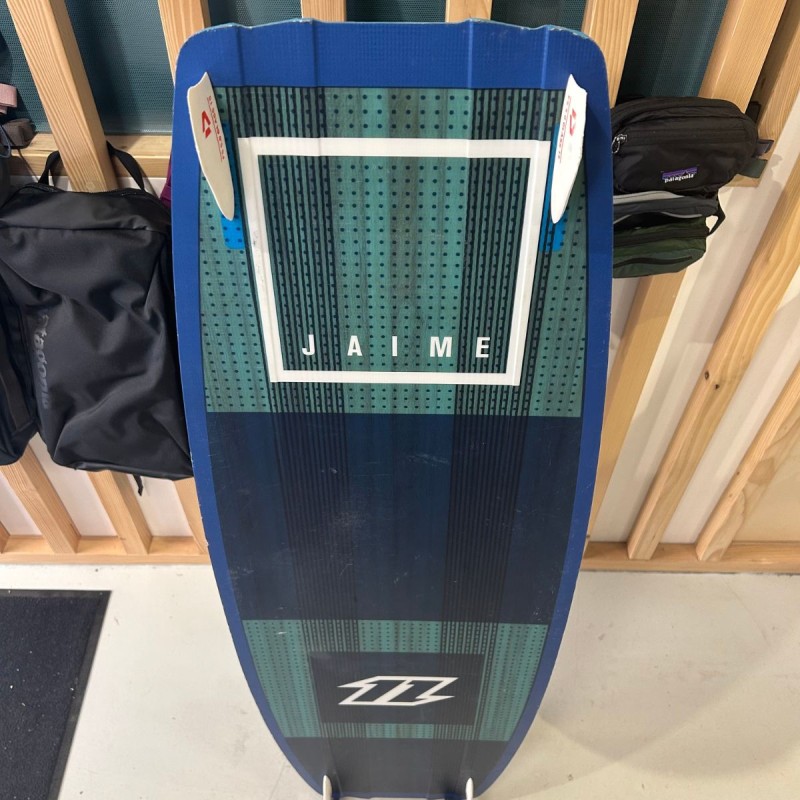 Twintip Complete Occasion North Jaime 2018 taille 136/41cm + pads entity Twintip Complete Occasion North Jaime 2018 taille 136/41cm + pads entity
