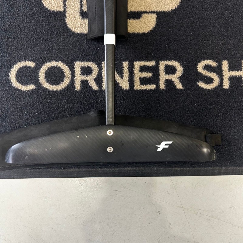 Foil occasion F-One Mirage Carbon 800cm + stab C220cm Foil occasion F-One Mirage Carbon 800cm + stab C220cm