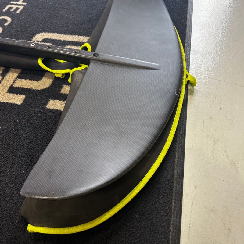 Foil occasion F-One Garvity Carbon 1400cm2 + stab C300cm Foil occasion F-One Garvity Carbon 1400cm2 + stab C300cm