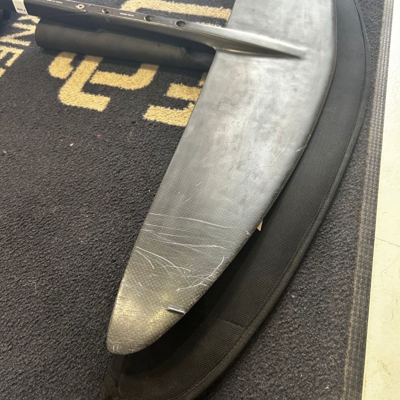 Foil occasion F-One Seven Seas Carbon 1200cm2 + stab C250cm2 Foil occasion F-One Seven Seas Carbon 1200cm2 + stab C250cm2