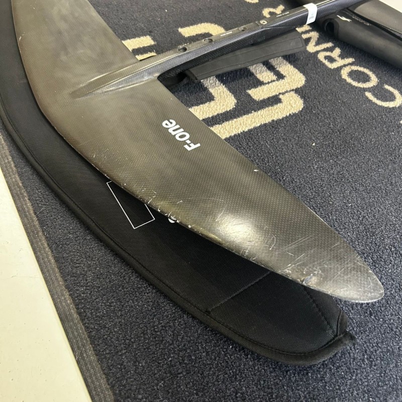 Foil occasion F-One Seven Seas Carbon 1200cm2 + stab C250cm2 Foil occasion F-One Seven Seas Carbon 1200cm2 + stab C250cm2