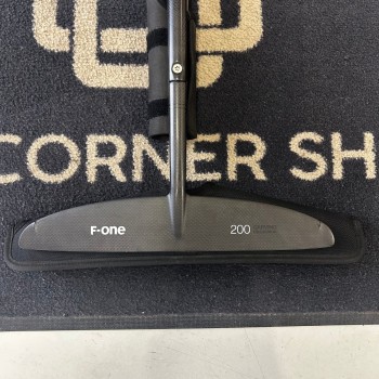 Foil occasion F-One sk8 Carbon 800cm2 + stab carving 200cm2 Foil occasion F-One sk8 Carbon 800cm2 + stab carving 200cm2