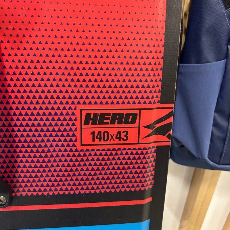 Twin Tip Complet Occasion Naish HERO 2020 - 140cmx43cm Twin Tip Complet Occasion Naish HERO 2020 - 140cmx43cm