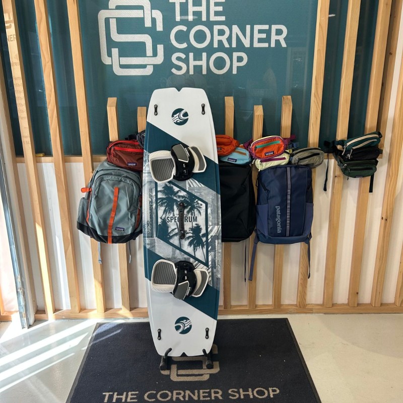 Twintip Complet Occasion Cabrinha Spetcrum 2022 - 140/42 Twintip Complet Occasion Cabrinha Spetcrum 2022 - 140/42